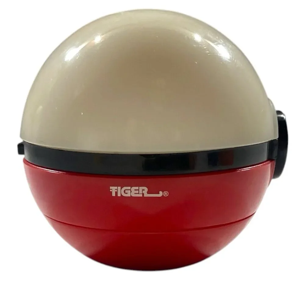Pokemon Flashlight Pokeball Tiger Electronics Nintendo Hasbro 89-222 NIP 2000